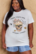 Simply Love T-shirt en coton graphique avec cuisses épaisses et vibrations effrayantes