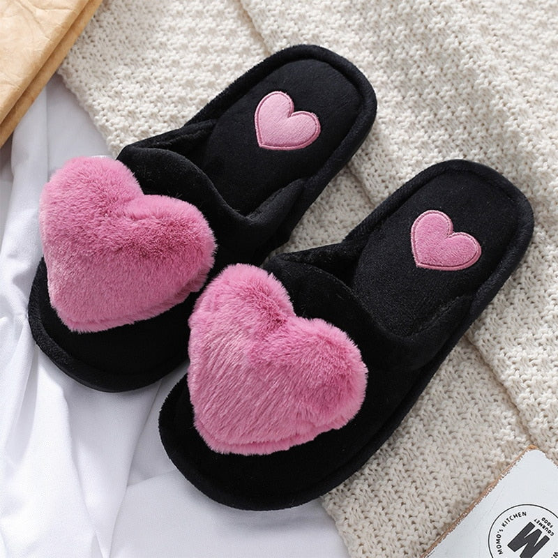 Pantuflas antideslizantes con forma de corazón peludas para mujer 