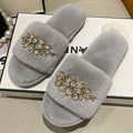 Pantuflas peludas para mujer con detalle de flores de cristal 