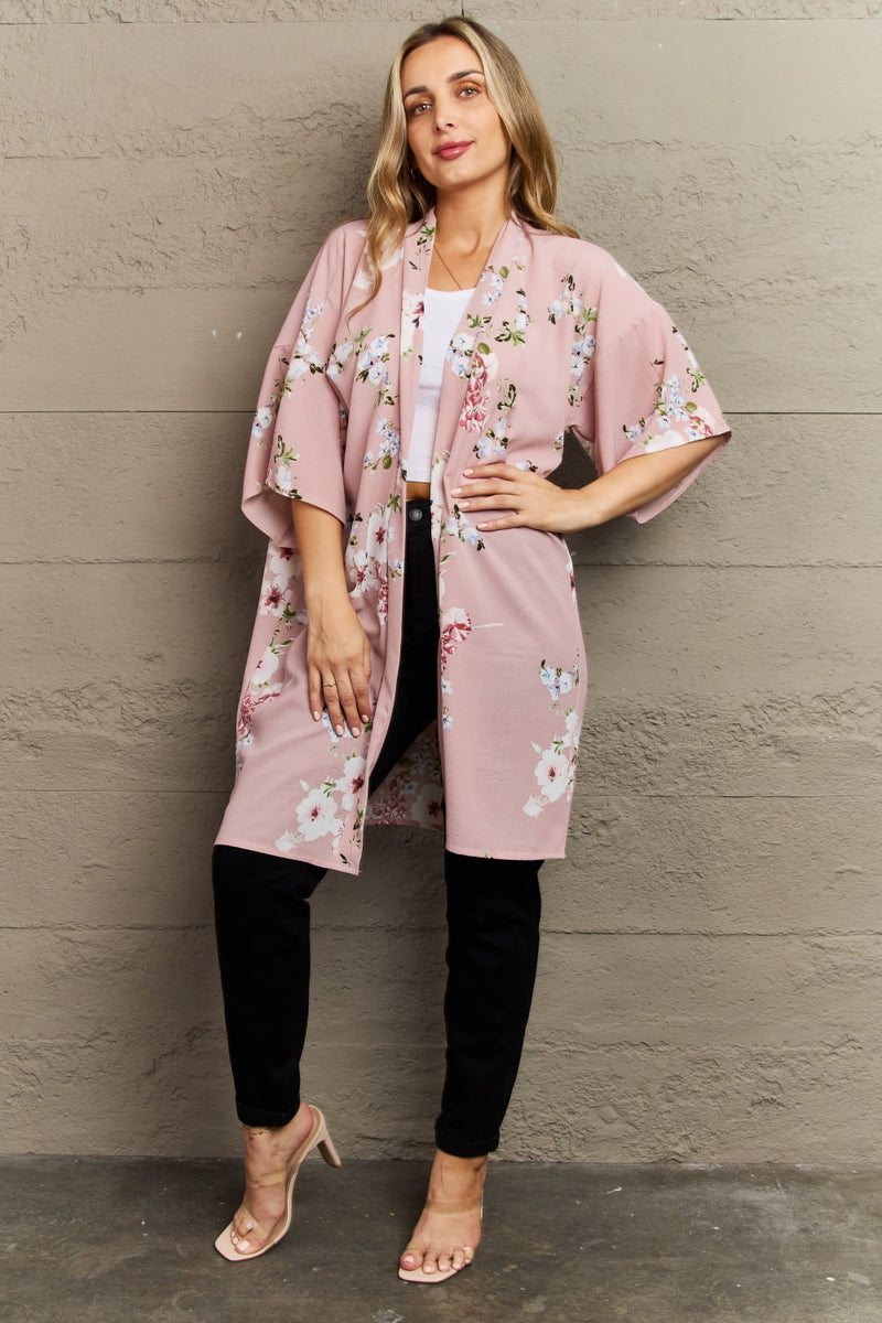 Kimono floral rosa Aurora de Justin Taylor