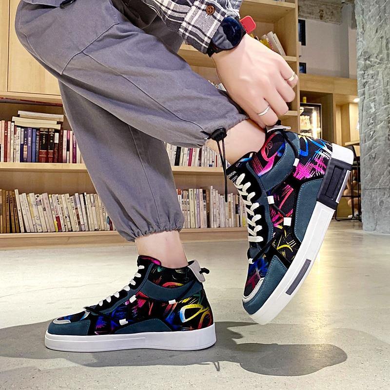 Men's High Top Graffiti Printed Sneakers - AM APPAREL