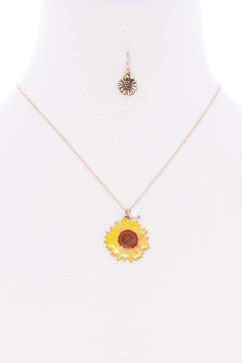 Sunflower Pendant Necklace - AM APPAREL